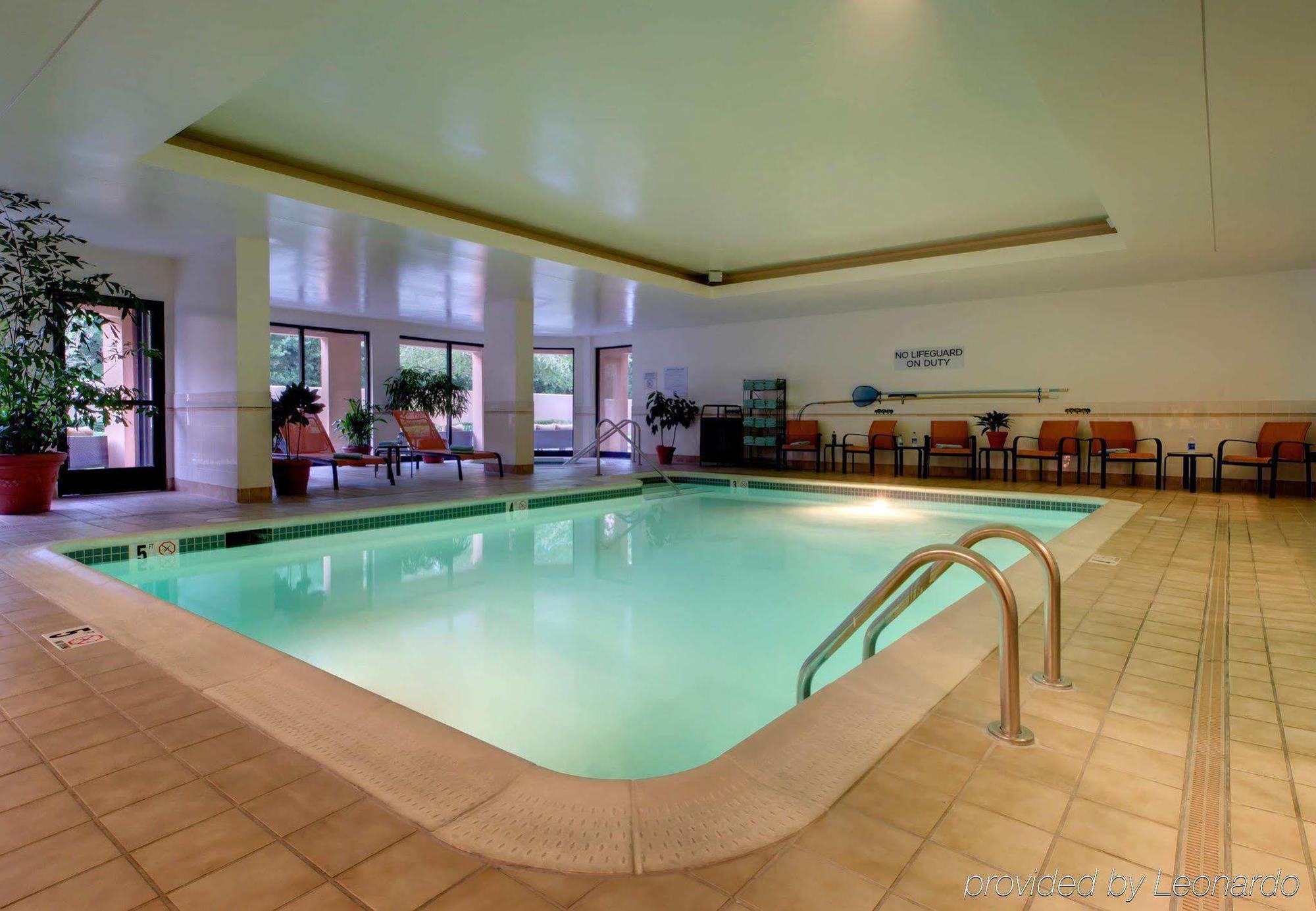 Hotel Courtyard By Marriott Richmond Airport Sandston Esterno foto